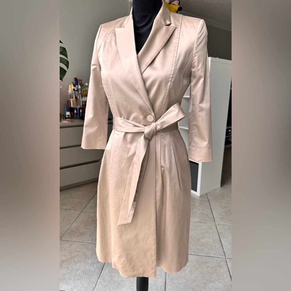 Chic Beige Women's Trench Coat